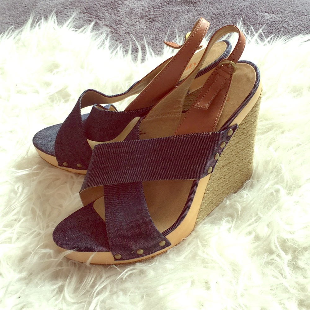 Levity Sandals